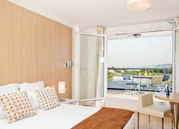 3-star Residhome Carrières La Défense