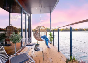 La terrasse face à la Seine