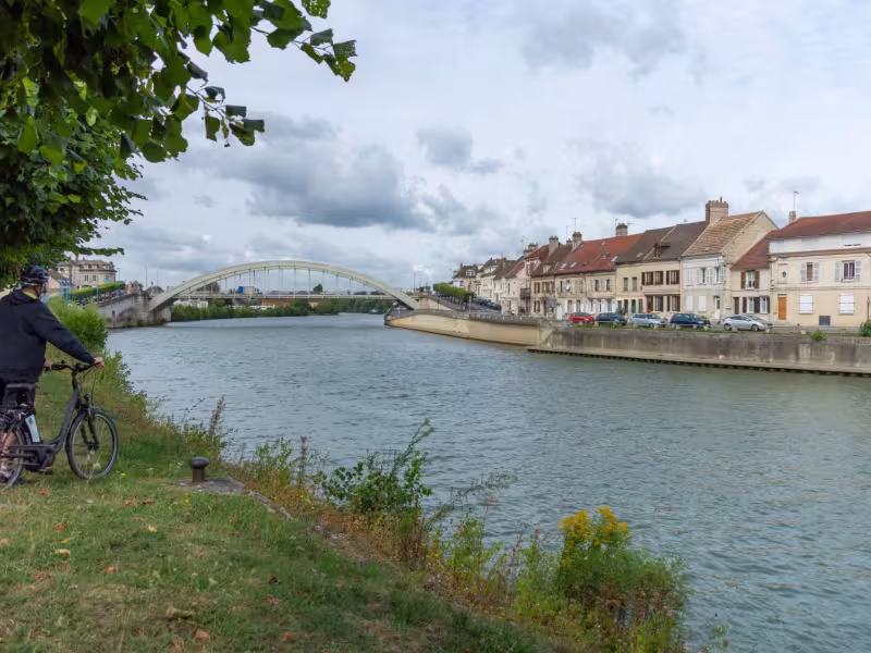 Pont-Sainte-Maxence et la rivière Oise