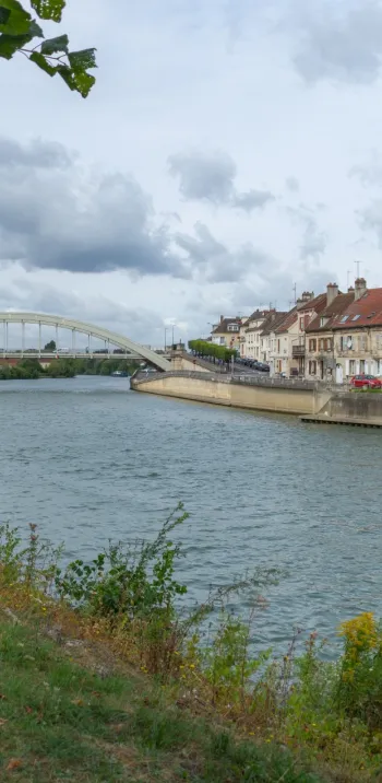 Pont-Sainte-Maxence et la rivière Oise