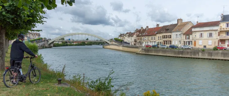 Pont-Sainte-Maxence et la rivière Oise