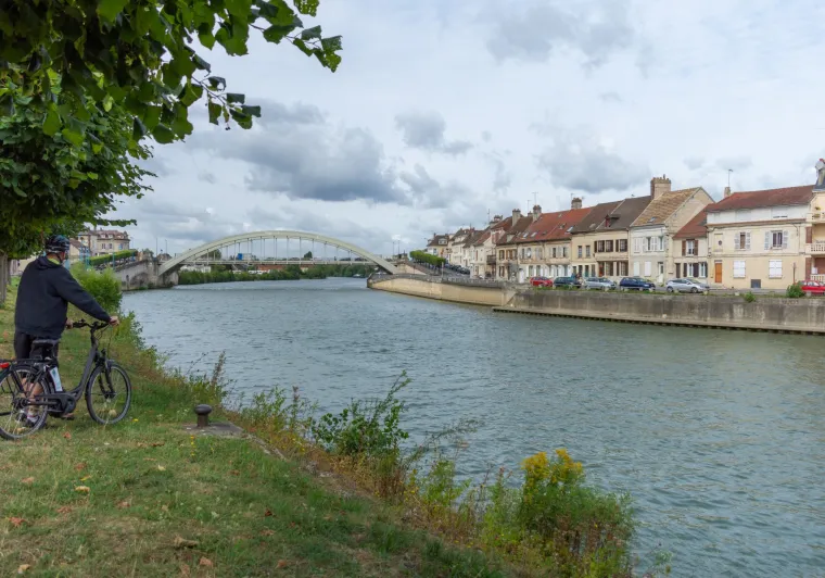 Pont-Sainte-Maxence et la rivière Oise